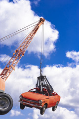 Auto-Wrack am Haken