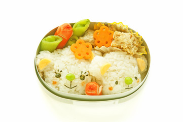 Lunch of parent-chil motif of bear