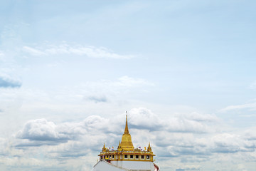 Obraz premium The Golden Mount at Wat Saket, Travel Landmark of Bangkok THAILAND