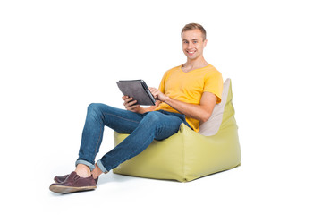 Concept for frameless cushioned furniture
