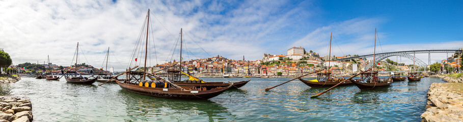 Obraz premium Porto and old traditional boats