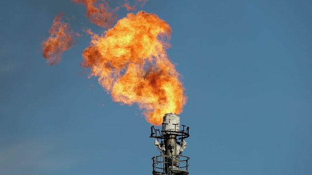 Oil torch, flambeau. combustion of associated gas. preparation of commercial oil. Place of production and preparation of oil and gas