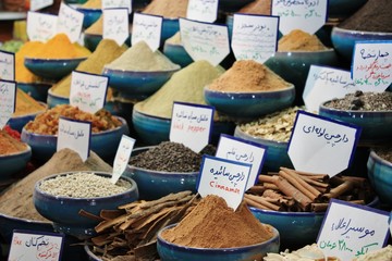 épices sur le bazar de Shiraz, Iran