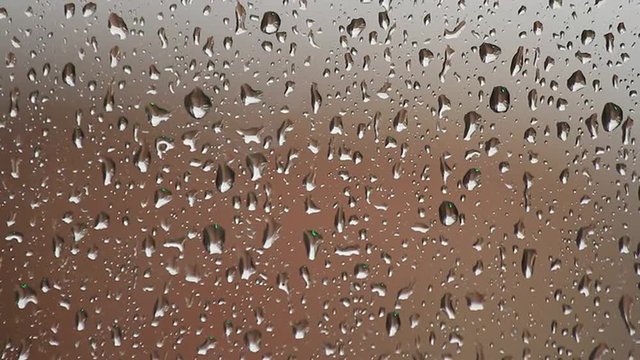 Gotas de Lluvia en en el Cristal