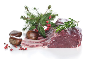 Rohes Hirschkarree als Freisteller