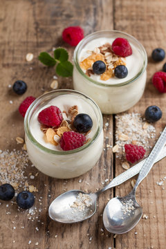 Yogurt with granola or muesli