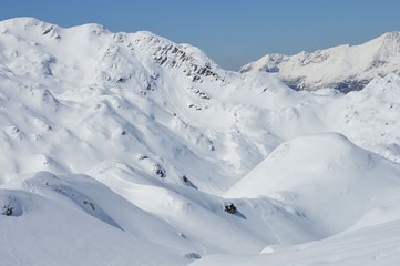 Fototapeta na wymiar moutanins covered with snow