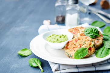 vegetables spinach salmon burgers with avocado sauce