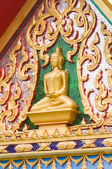 Fototapeta na wymiar bronze buddha statue