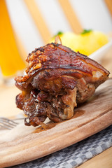 bayerische Schweinshaxe