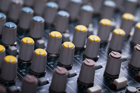 Music mixer consol