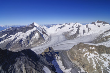 Luftaufnahme - Aletschgletscher Concordiaplatz - die letzten Gletscher der Erde