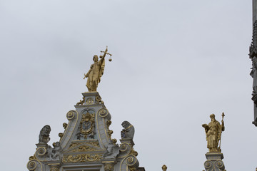 Fototapeta na wymiar Lady of justice in Bruges