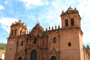 Fototapeta na wymiar cathedral church at the Plaza de Armas. Cuzco, Peru.