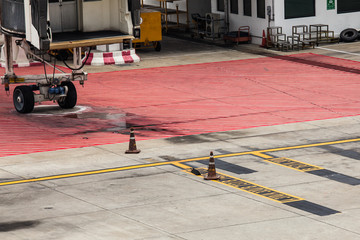 Area Aircraft parking, Yellow taxi line for parking