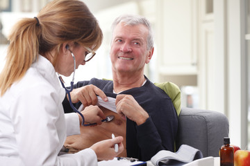 Obraz premium Doctor and senior patient