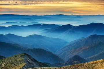 Fotobehang Blauwe bergen en heuvels © Pavlo Vakhrushev