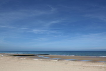 Fototapeta na wymiar La plage de Cabourg à la fin juin.