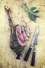 Hirschkeule gegrillt