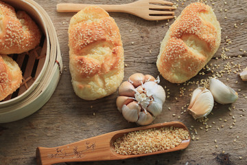 Bread garlic with sesame