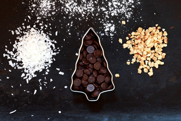 Weihnachtliche Backzutaten