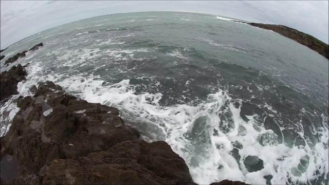 Film einer Brandung bei Doelan Bretagne mit Fisheye Objektiv