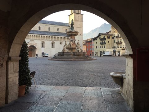 citt&agrave; Trento palazzo duomo bar piazza