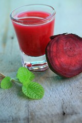 fresh beetroot and juices