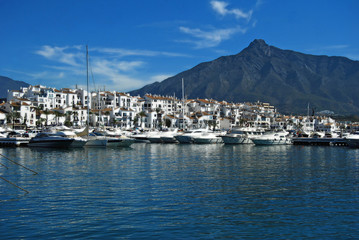 Fototapeta na wymiar Puerto Banús, Marbella, Málaga, paisaje marítimo