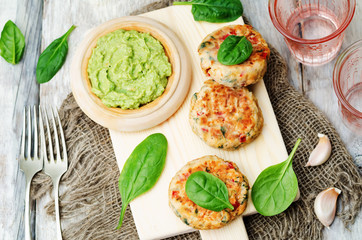 vegetables spinach salmon burgers with avocado sauce