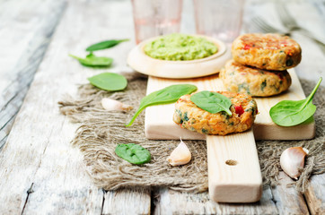 vegetables spinach salmon burgers with avocado sauce