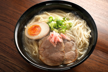 豚骨ラーメン