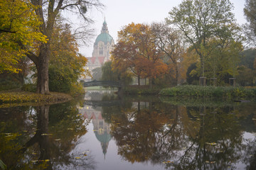 Obraz na płótnie Canvas Beautiful autumn in Hannover Maschpark