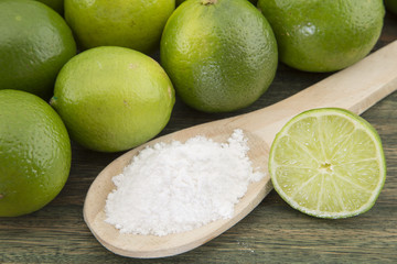 Bicarbonato de sodio y limón.