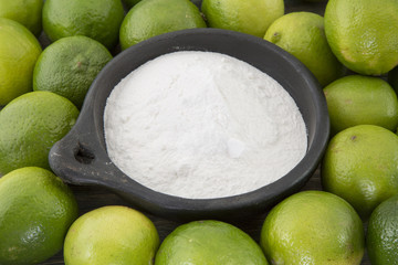 Bicarbonato de sodio y limón.