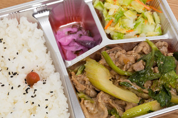 お弁当　セロリと豚肉の炒めもの