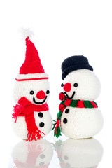 Two smiling snowman