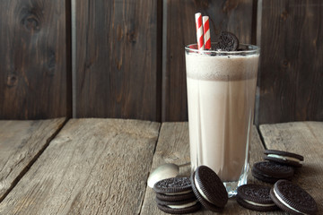 milkshake (chocolade smoothie) met koekjes