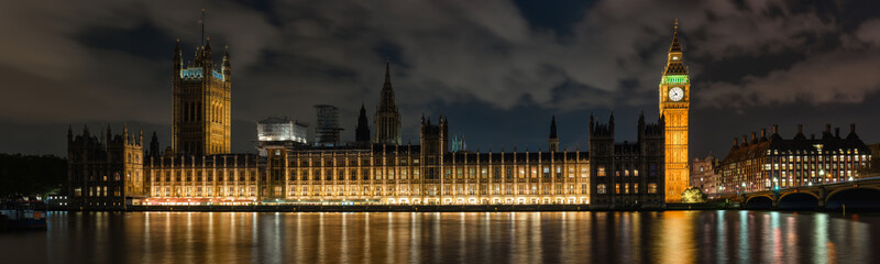 Fototapeta premium Palace of Westminster in London at night