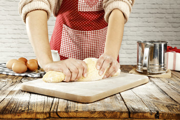 woman hands in kitchen 