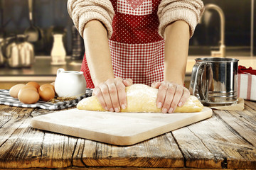 woman hands in kitchen 