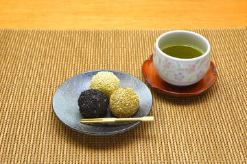 美味しい　ごま団子
