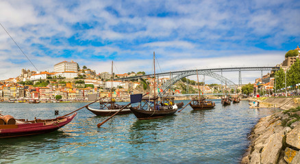 Fototapeta na wymiar Porto and old traditional boats
