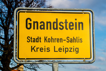 Ortstafel von Gnadstein in Sachsen
