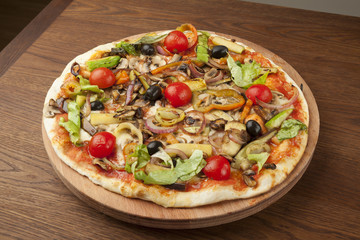 vegetarian pizza with vegetables