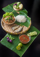 Thai's fried mackerel with vegetables and sauce