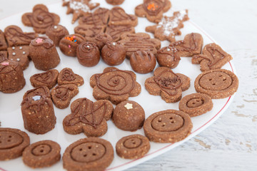 Small chocolate desserts