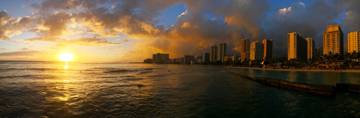 Fototapeta na wymiar Honolulu Sunset