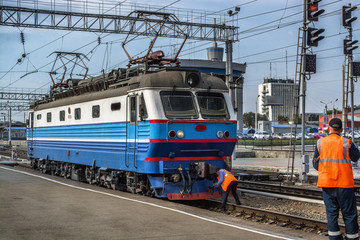 Electric locomotive CHS2K
