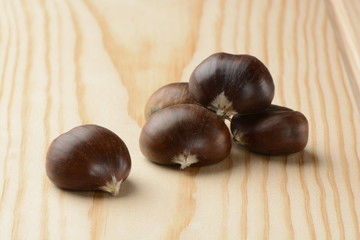 Castañas crudas